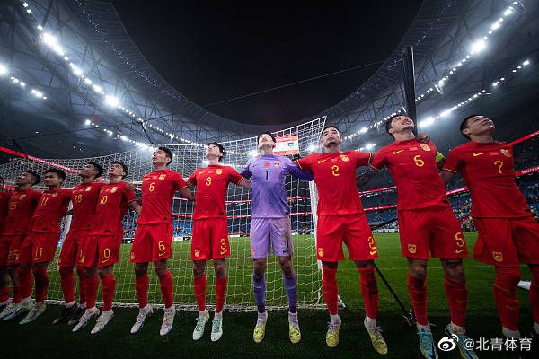 一个月算下来，酒楼能纯赚六十两左右。